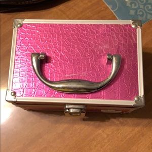 Makeup caboodle box